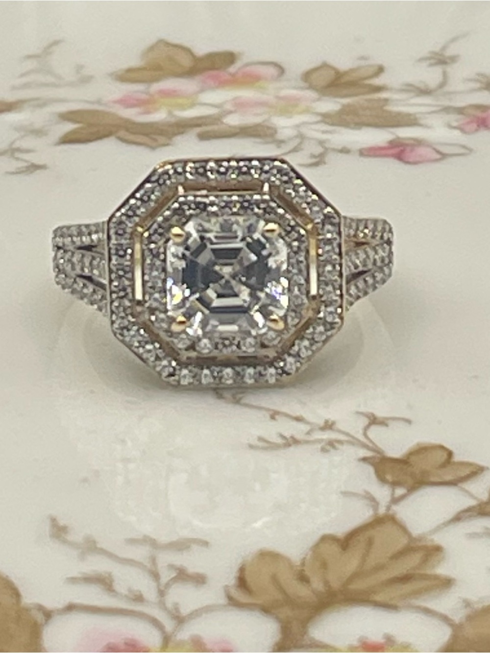 NWT Jean Dousset Absolute  approx 7mm  center stone cushion- cut Halo  Ring sz